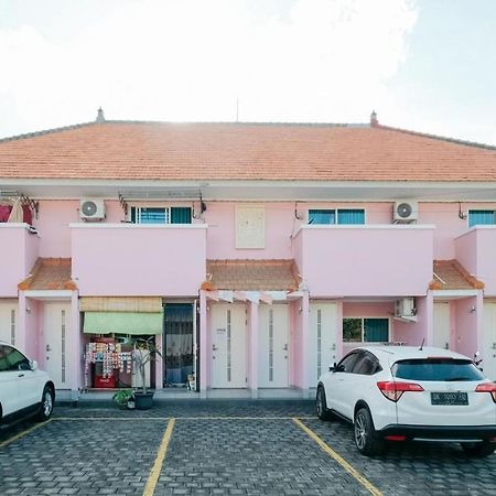Reddoorz At Kawaii Apartment Jimbaran Balian Esterno foto